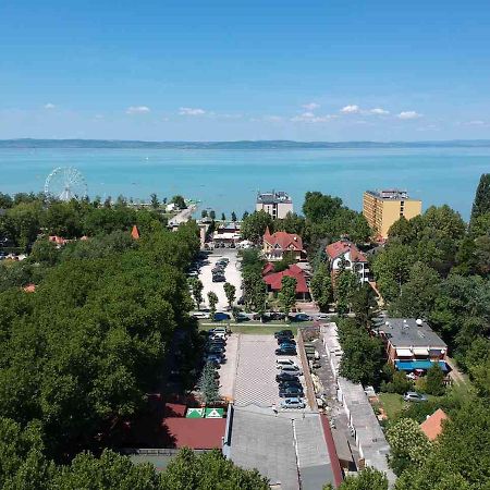 Balaton Apartmanhaz Apartment Сиофок Екстериор снимка