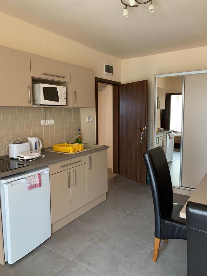 Balaton Apartmanhaz Apartment Сиофок Екстериор снимка