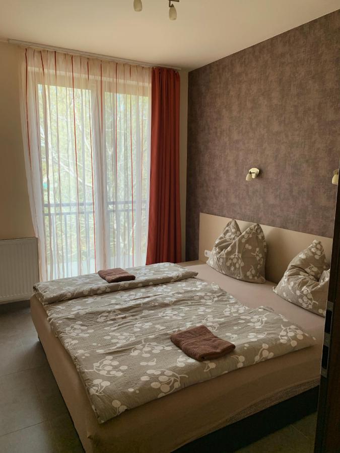 Balaton Apartmanhaz Сиофок Екстериор снимка
