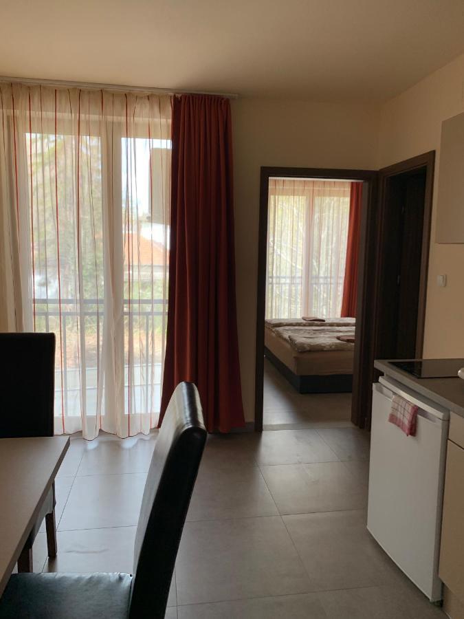 Balaton Apartmanhaz Apartment Сиофок Екстериор снимка