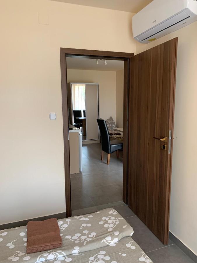 Balaton Apartmanhaz Сиофок Екстериор снимка
