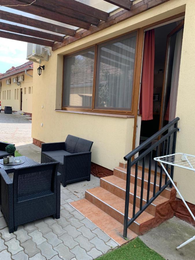 Balaton Apartmanhaz Apartment Сиофок Екстериор снимка