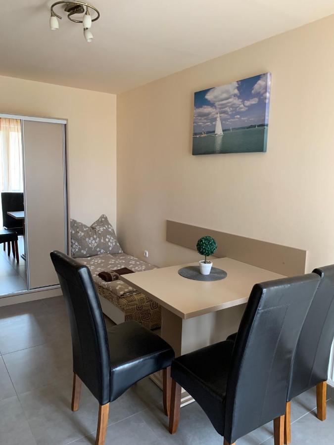 Balaton Apartmanhaz Apartment Сиофок Екстериор снимка