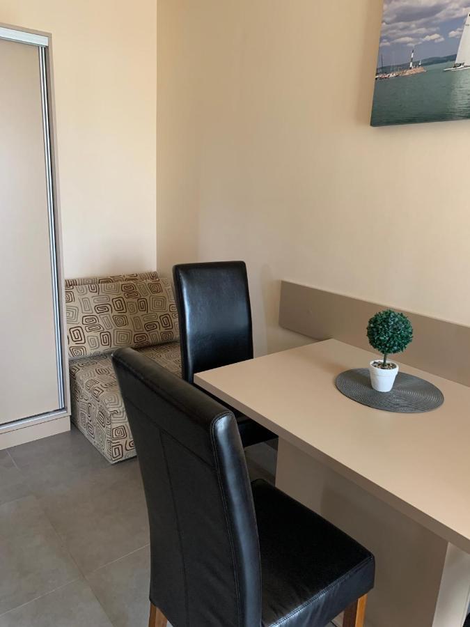 Balaton Apartmanhaz Сиофок Екстериор снимка