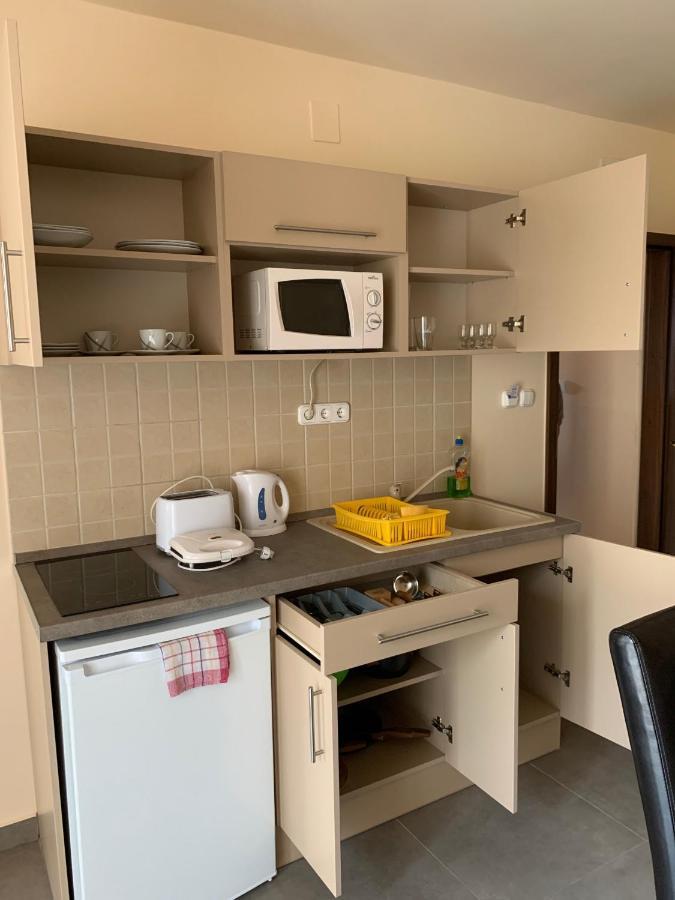 Balaton Apartmanhaz Apartment Сиофок Екстериор снимка