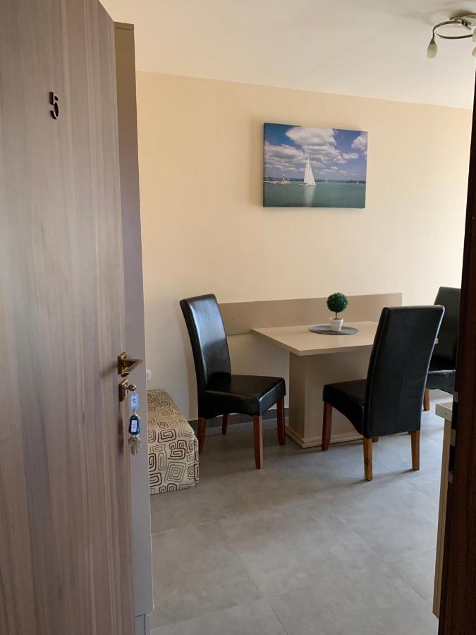 Balaton Apartmanhaz Apartment Сиофок Екстериор снимка