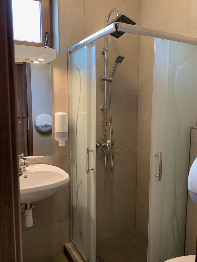 Balaton Apartmanhaz Сиофок Екстериор снимка