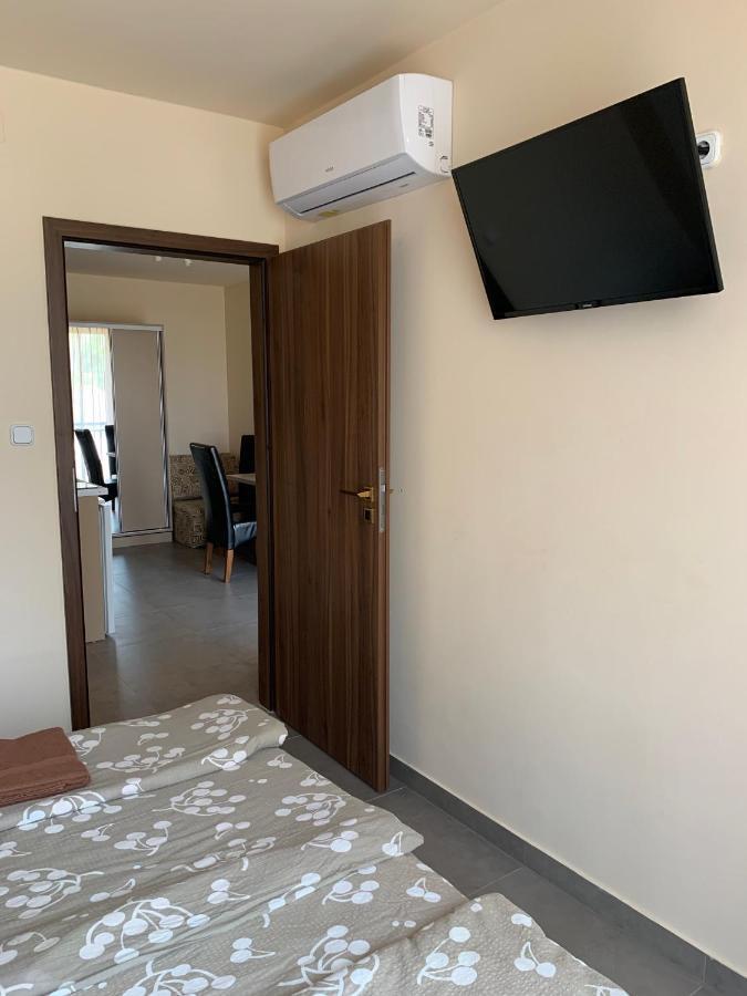 Balaton Apartmanhaz Сиофок Екстериор снимка