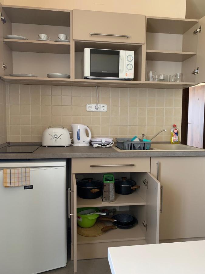 Balaton Apartmanhaz Apartment Сиофок Екстериор снимка