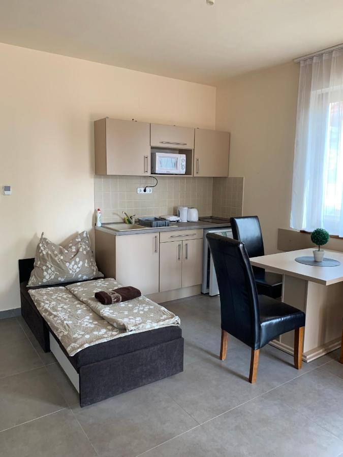 Balaton Apartmanhaz Apartment Сиофок Екстериор снимка