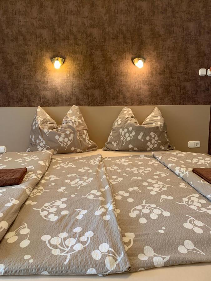 Balaton Apartmanhaz Сиофок Екстериор снимка