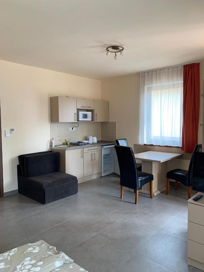 Balaton Apartmanhaz Сиофок Екстериор снимка