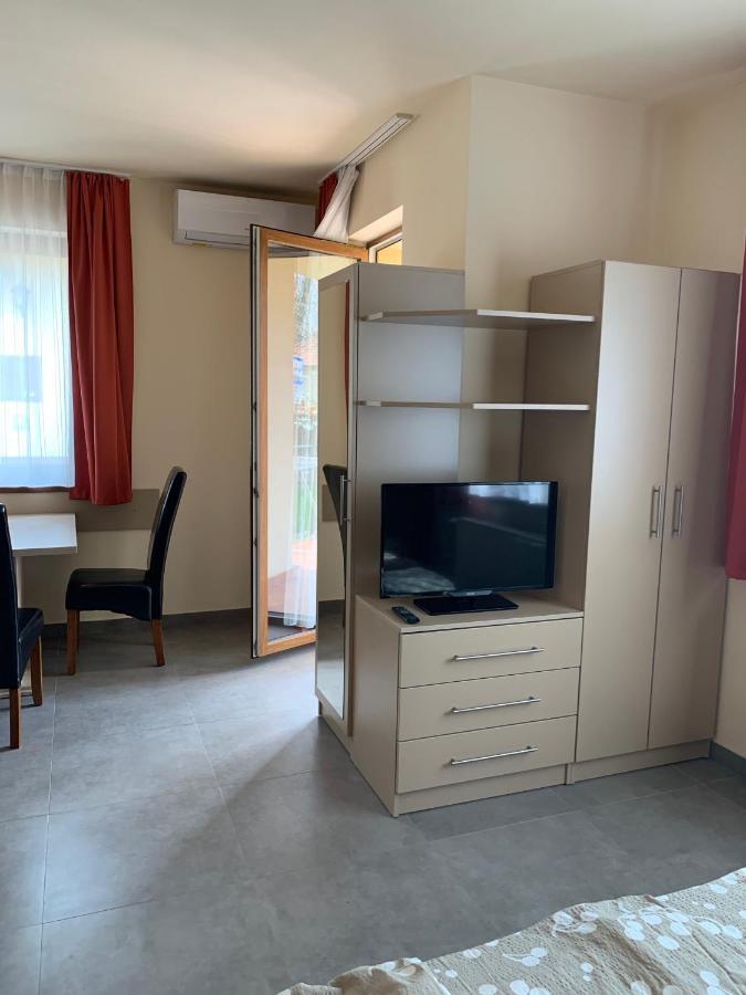 Balaton Apartmanhaz Сиофок Екстериор снимка