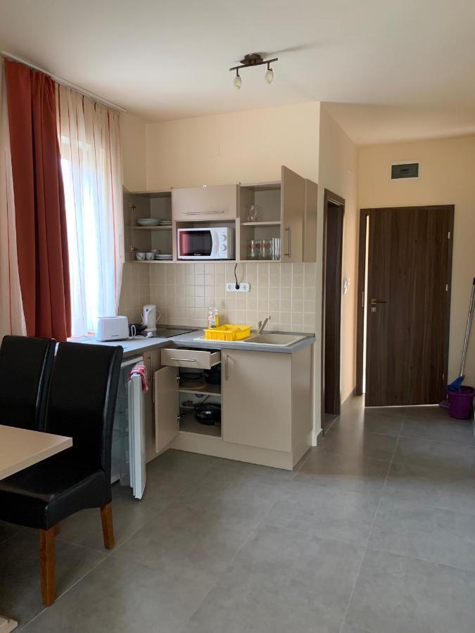 Balaton Apartmanhaz Apartment Сиофок Екстериор снимка