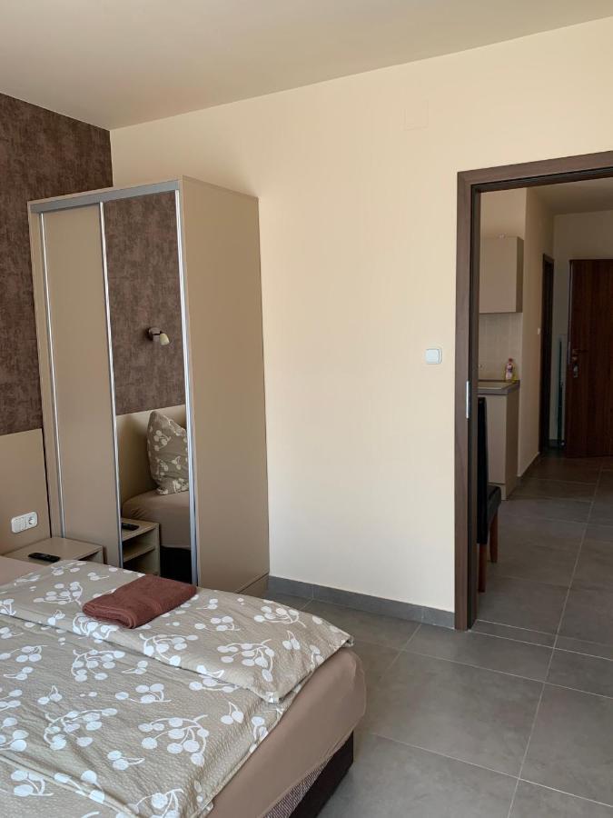 Balaton Apartmanhaz Сиофок Екстериор снимка