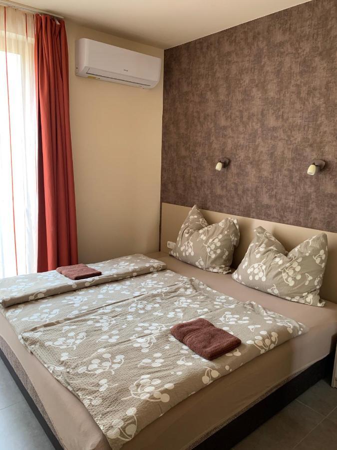 Balaton Apartmanhaz Apartment Сиофок Екстериор снимка