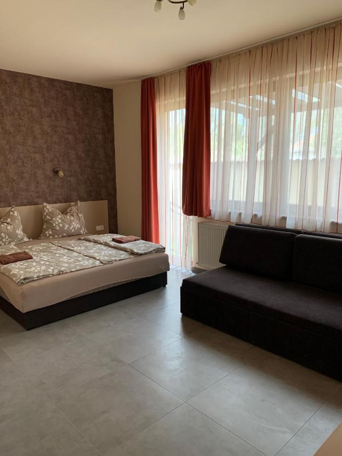 Balaton Apartmanhaz Сиофок Екстериор снимка