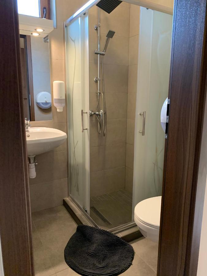 Balaton Apartmanhaz Сиофок Екстериор снимка