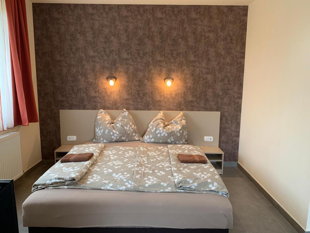 Balaton Apartmanhaz Сиофок Екстериор снимка